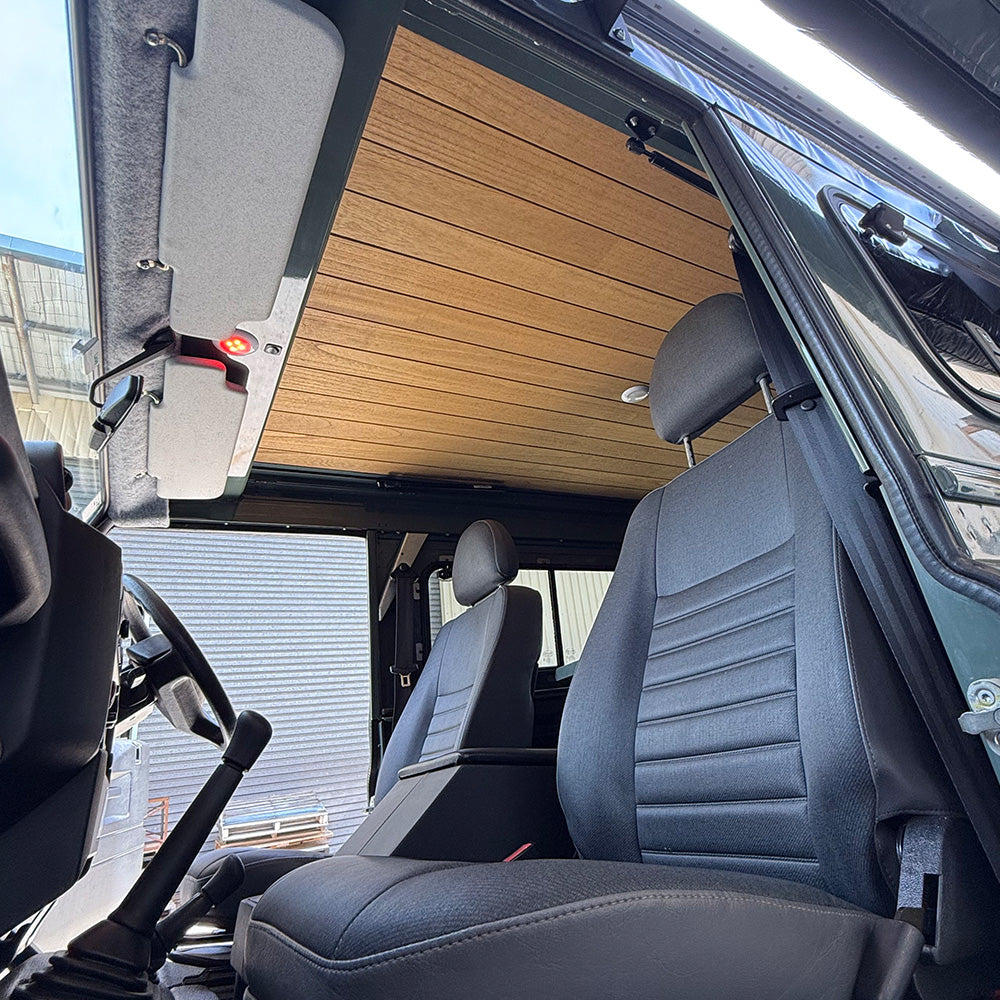 Headspace 升降車頂收起後仍保留經典 Defender 110 的方正輪廓