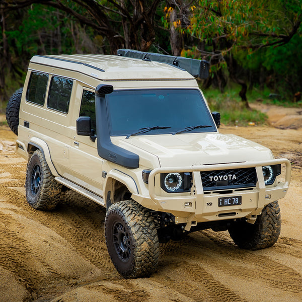 TOYOTA LANDCRUISER 75/78 TROOP CARRIER
